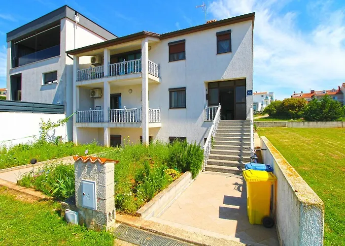 Veroslava 2159 Apartment *