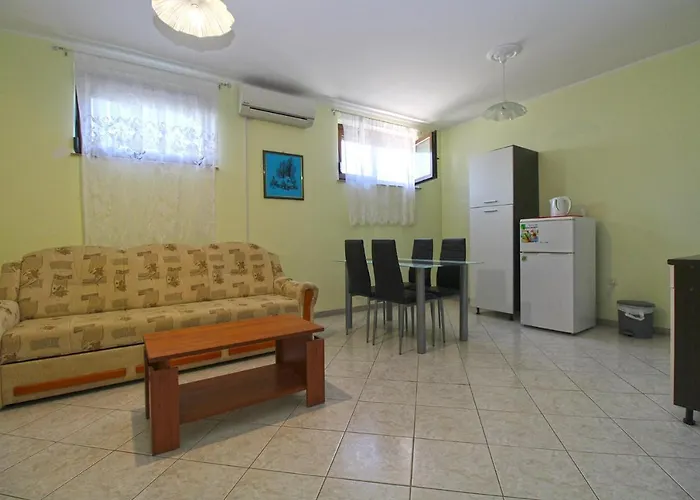 Veroslava 2159 * Pula